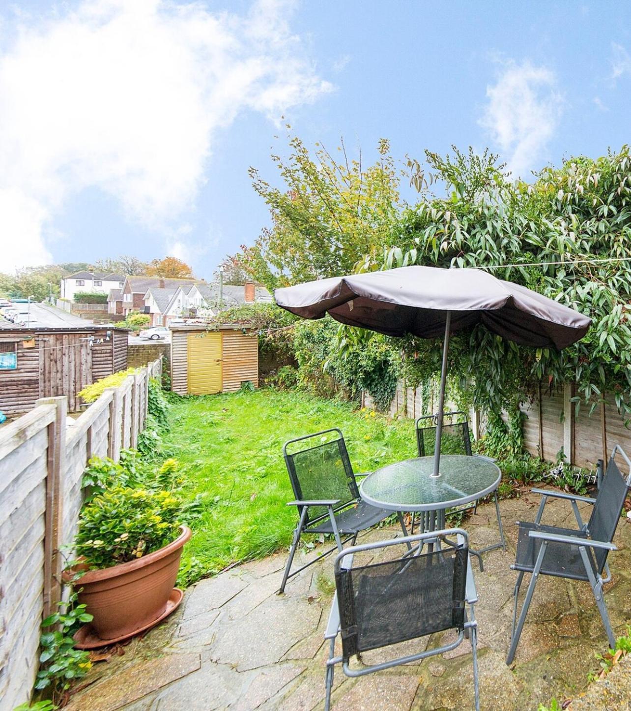 Sittingbourne Terrace Villa Exterior photo